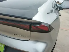 2022 Changan UNI-V 1.5T Premium — фото 8