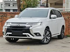 2021 Mitsubishi Outlander 2.0L 2WD 7, белый — фото 1
