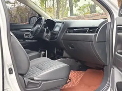 2021 Mitsubishi Outlander 2.0L 2WD 7, белый — фото 12