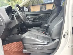 2021 Mitsubishi Outlander 2.0L 2WD 7, белый — фото 15