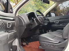 2021 Mitsubishi Outlander 2.0L 2WD 7, белый — фото 16