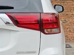2021 Mitsubishi Outlander 2.0L 2WD 7, белый — фото 23