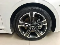 2021 Kia K5 380T GT-Line, белый — фото 25