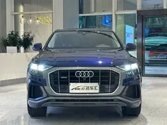 2021 Audi Q8 55 TFSI, синий — фото 2