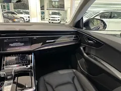2021 Audi Q8 55 TFSI, синий — фото 7