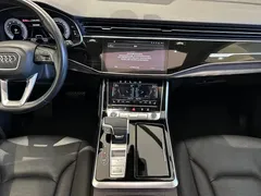 2021 Audi Q8 55 TFSI, синий — фото 8