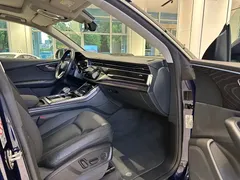 2021 Audi Q8 55 TFSI, синий — фото 13