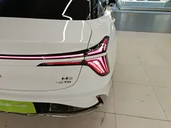 2023 Hongqi H6 2.0T, белый — фото 8