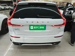 2021 Volvo XC60 4WD Sport, белый — фото 4