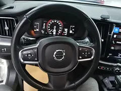 2021 Volvo XC60 4WD Sport, белый — фото 7