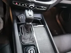 2021 Volvo XC60 4WD Sport, белый — фото 10