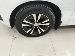 2021 Volvo XC60 4WD Sport, белый — фото 25