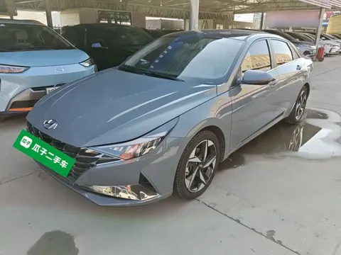 2022 Hyundai Elantra 1.5L CVT LUX Premium