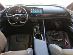 2022 Hyundai Elantra 1.5L CVT LUX Premium — фото 10