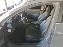 2022 Hyundai Elantra 1.5L CVT LUX Premium — фото 16