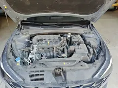 2022 Hyundai Elantra 1.5L CVT LUX Premium — фото 20