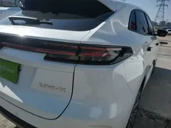 2021 Changan UNI-K 2.0T Premium, белый — фото 8