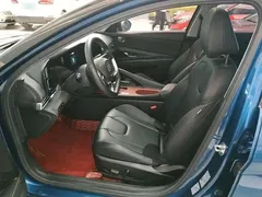 2021 Hyundai Elantra 1.5L CVT LUX Premium, синий — фото 11