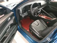 2021 Hyundai Elantra 1.5L CVT LUX Premium, синий — фото 12