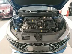 2021 Hyundai Elantra 1.5L CVT LUX Premium, синий — фото 16
