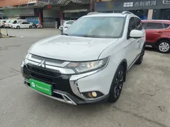 2020 Mitsubishi Outlander 2.0L 2WD 5, белый — фото 2
