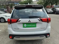 2020 Mitsubishi Outlander 2.0L 2WD 5, белый — фото 4