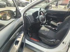 2020 Mitsubishi Outlander 2.0L 2WD 5, белый — фото 12