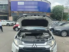 2020 Mitsubishi Outlander 2.0L 2WD 5, белый — фото 16