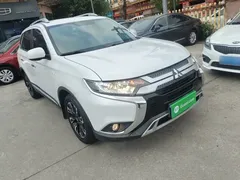 2020 Mitsubishi Outlander 2.0L 2WD 5, белый — фото 22