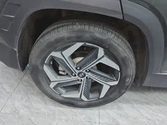 2022 Hyundai Tucson 1.5T DCT LUX Premium N Line — фото 24