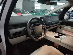2024 Li Auto MEGA Ultra, белый — фото 6