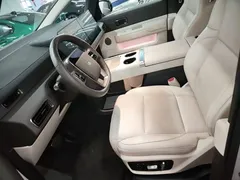 2024 Li Auto MEGA Ultra, белый — фото 11