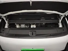 2024 Li Auto MEGA Ultra, белый — фото 16
