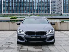 2022 BMW 8 Series 8 840i xDrive M — фото 2