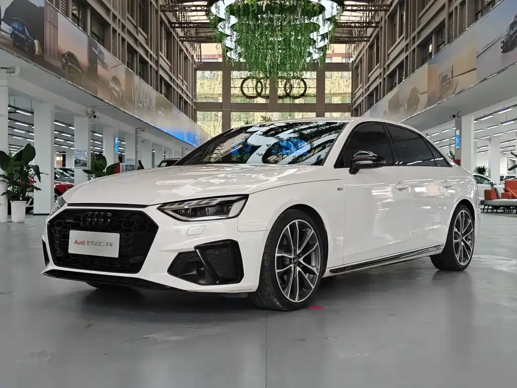 2022 Audi A4L 40 TFSI quattro RS Package