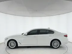 2021 BMW 5 Series 5 535Le, белый — фото 4