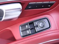 2022 Porsche 718 Boxster 2.0T, белый — фото 17