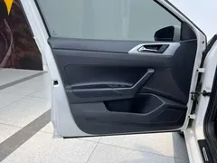 2021 Volkswagen Polo Plus 1.5L AT, белый — фото 12