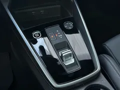 2022 Audi A3 Sportback 35 TFSI, белый — фото 13
