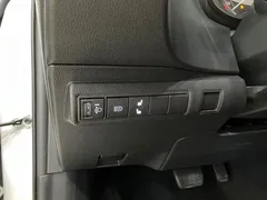 2021 Toyota Corolla TNGA 1.5L CVT Elite, белый — фото 9