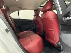 2021 Toyota Corolla TNGA 1.5L CVT Elite, белый — фото 13