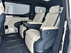 2024 Zeekr 009 6-Seat Executive 4WD 108kWh, чёрный — фото 9