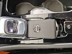 2021 Volvo XC40 T4 4WD Luxury, белый — фото 9