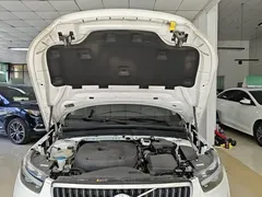 2021 Volvo XC40 T4 4WD Luxury, белый — фото 20