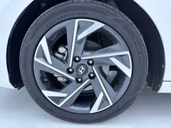 2023 Hyundai Elantra 1.5L CVT GLX Elite, белый — фото 13