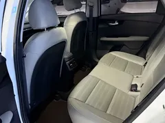 2023 Kia Cerato 1.5L CVT Luxury, белый — фото 3