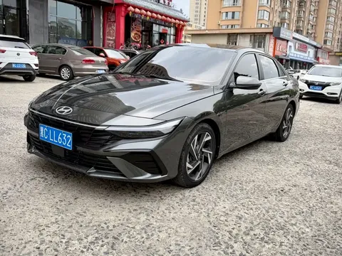 2023 Hyundai Elantra 1.5L CVT LUX Premium