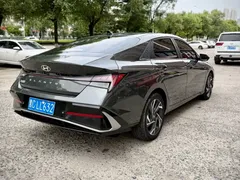 2023 Hyundai Elantra 1.5L CVT LUX Premium — фото 6