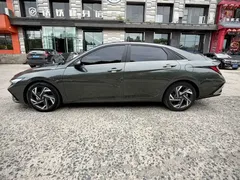2023 Hyundai Elantra 1.5L CVT LUX Premium — фото 8