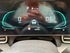 2023 Hyundai Elantra 1.5L CVT LUX Premium — фото 18
